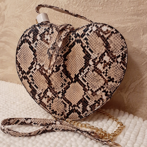 NWOT Handbags - *** LAST ONE***SNAKE SKIN HEART SHAPED PURSE